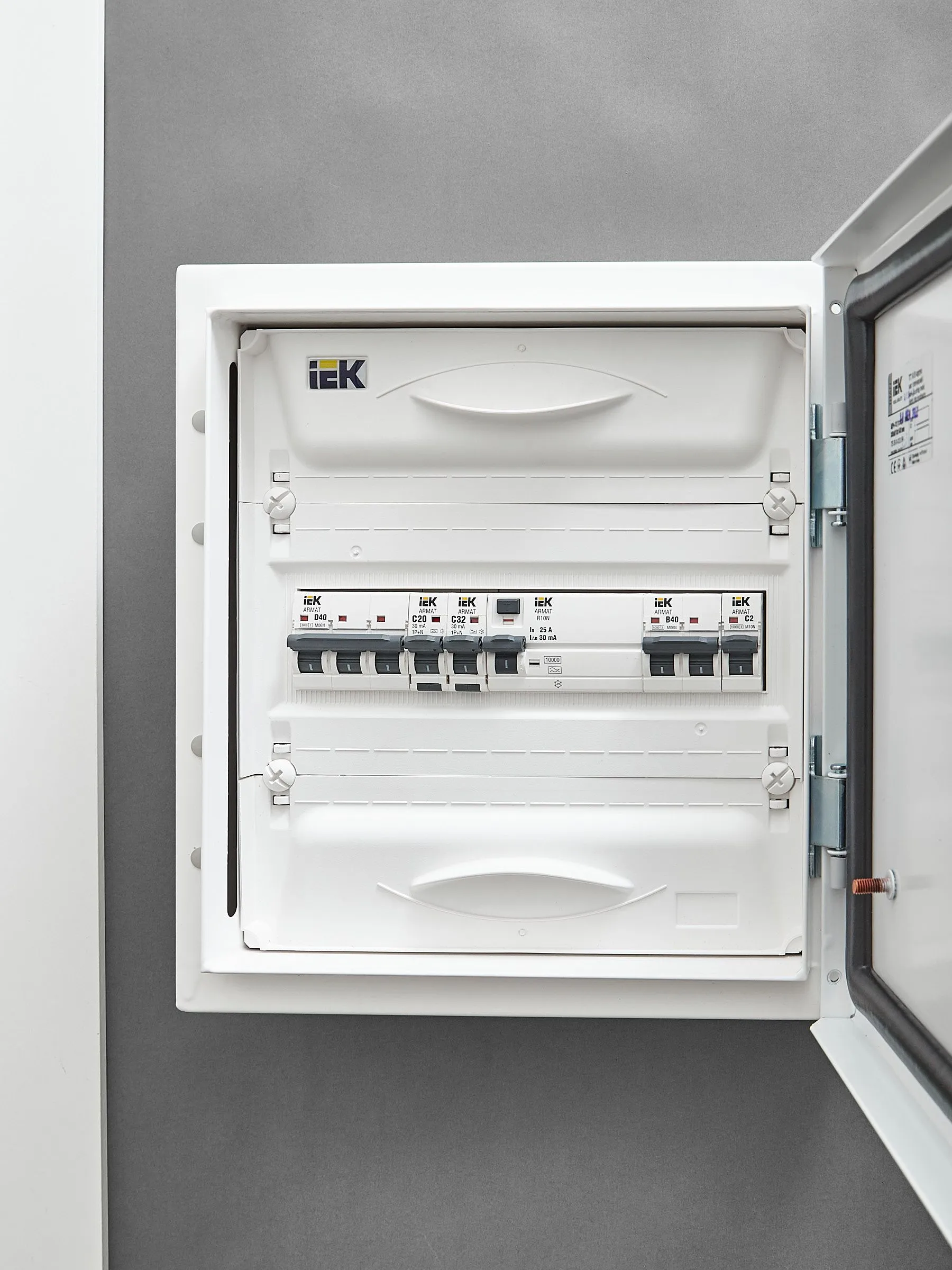 ARMAT Автоматический выключатель дифференциального тока B06S 1P+NP C32 30мА тип A (18мм) IEK - Фото 2