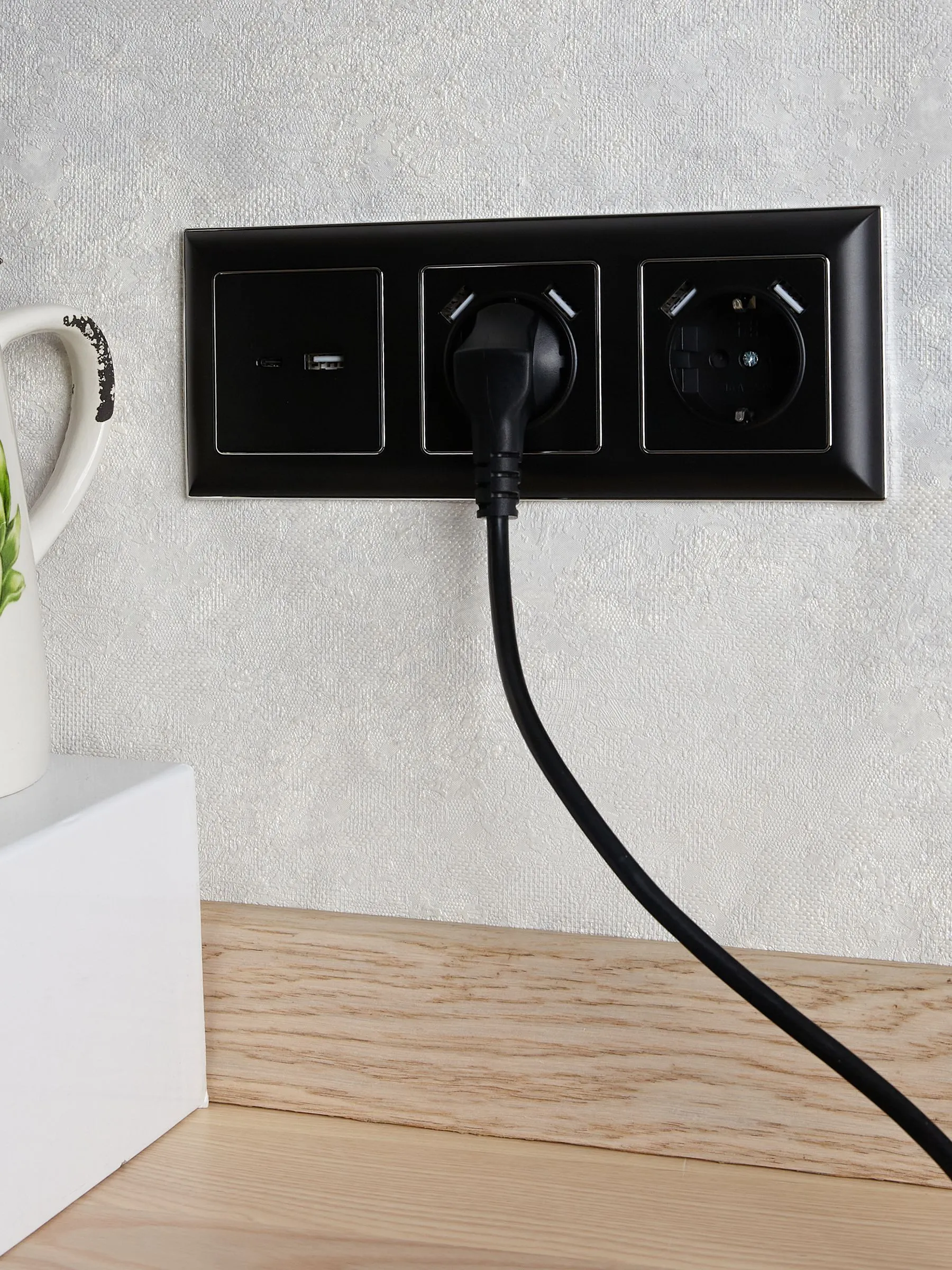 BRITE Рамка 3-местная РУ-3-Бр хром/черный IEK - Фото 4