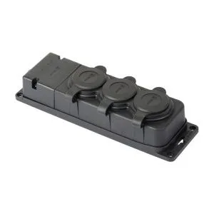 Роз. (колодка) трехмест. с защит. крышками каучуковая 230В 2P+PE 16A IP44 EKF PRO RPS-015-16-230-44-r