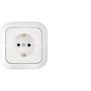 Розетка штепсельная с заземляющим контактом с безвинтовыми контактными зажимами скрытой установки РС 2045BY