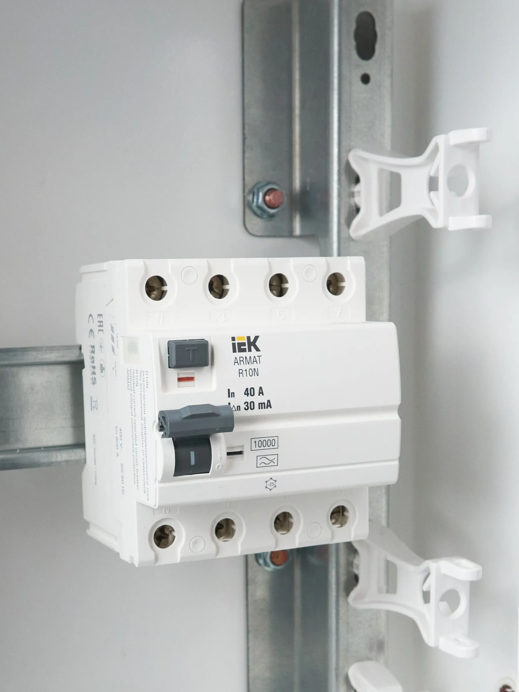 ARMAT Выключатель дифференциального тока R10N 4P 40А 30мА тип A IEK - Фото 5