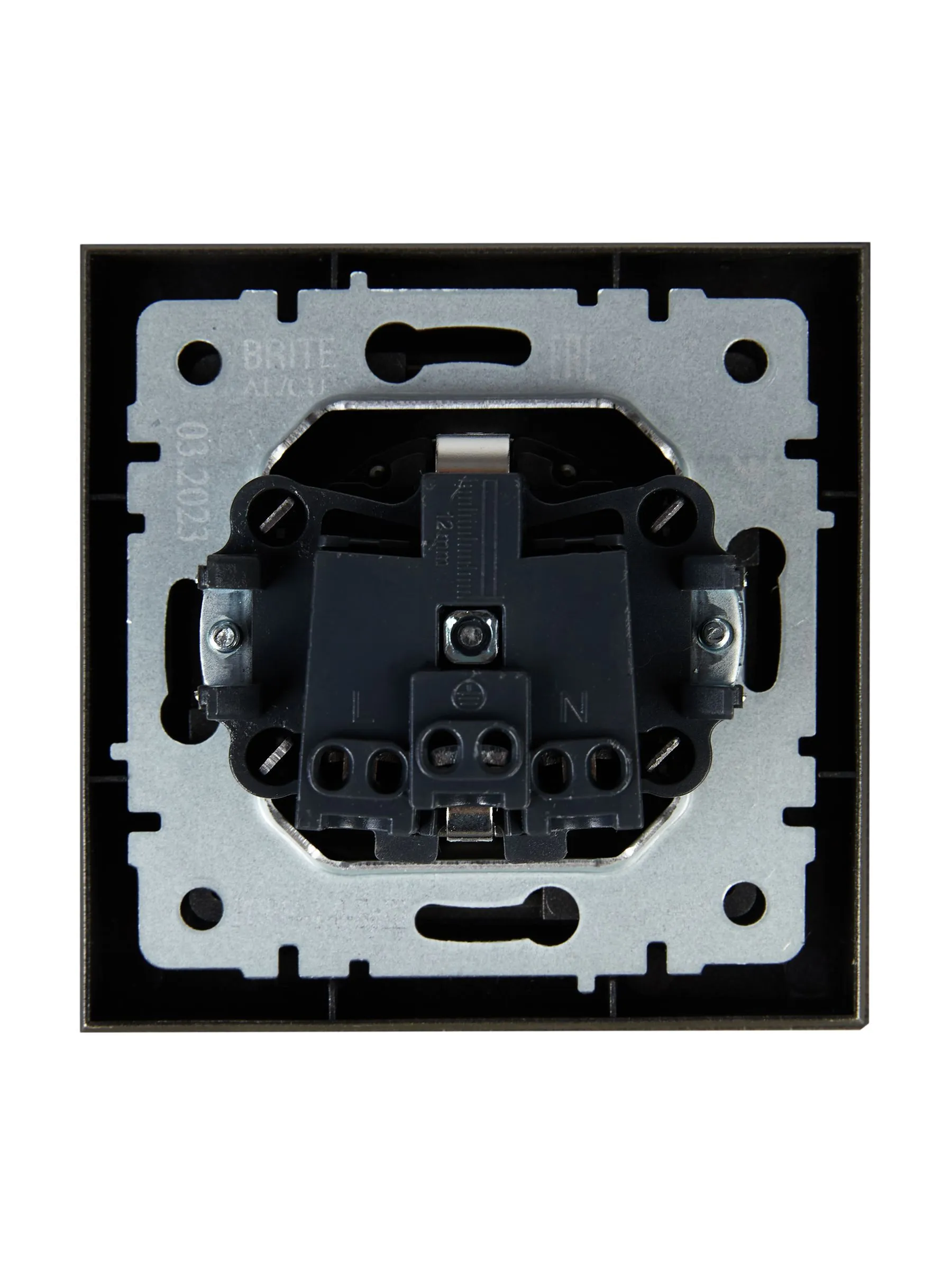 BRITE Розетка 1-местная с заземлением с защитными шторками 16А в сборе РСР14-1-0-БрШ шампань IEK - Фото 6