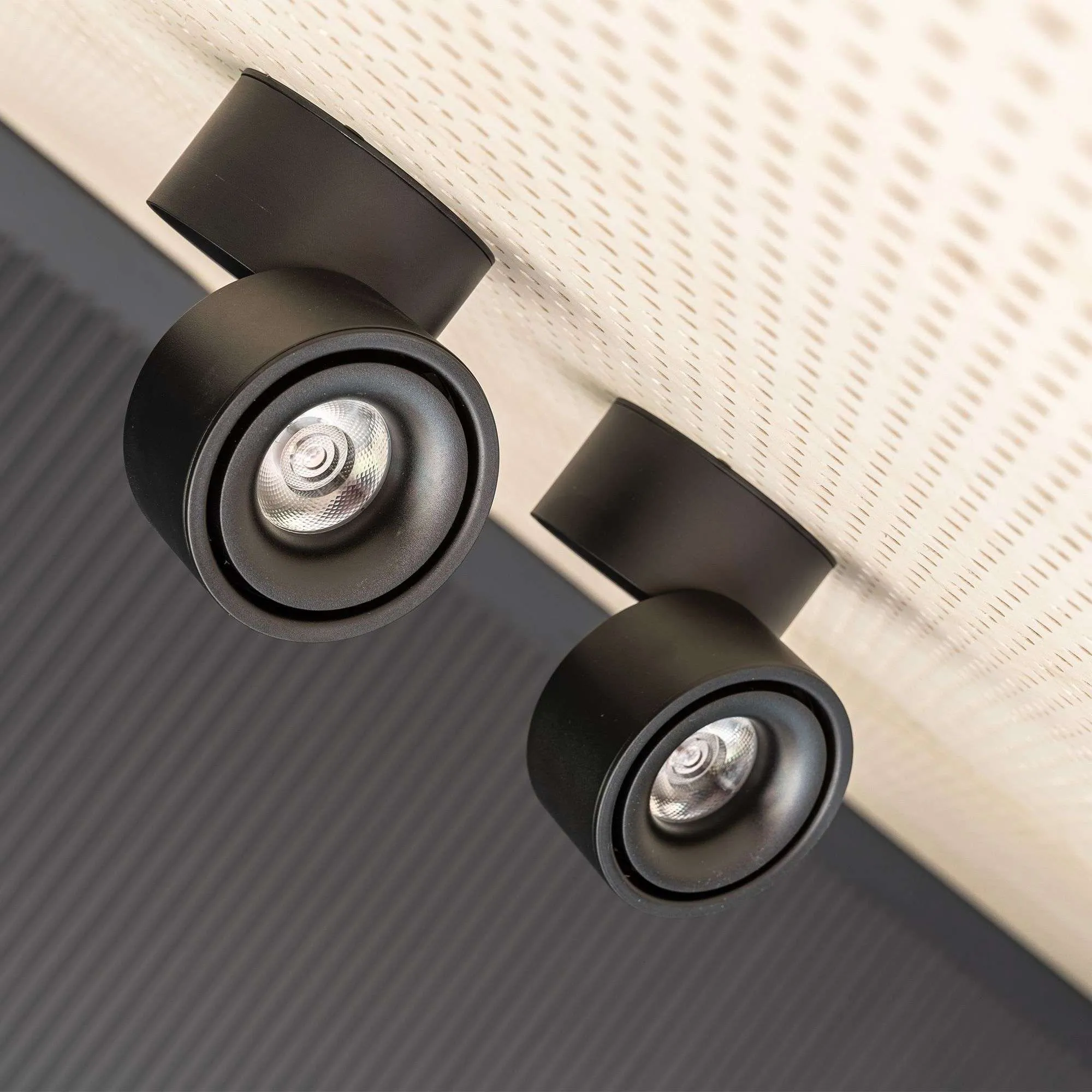 Светильник светодиодный накладной DLR031 15W 4200K 3100 черный матовый Elektrostandard - Фото 2