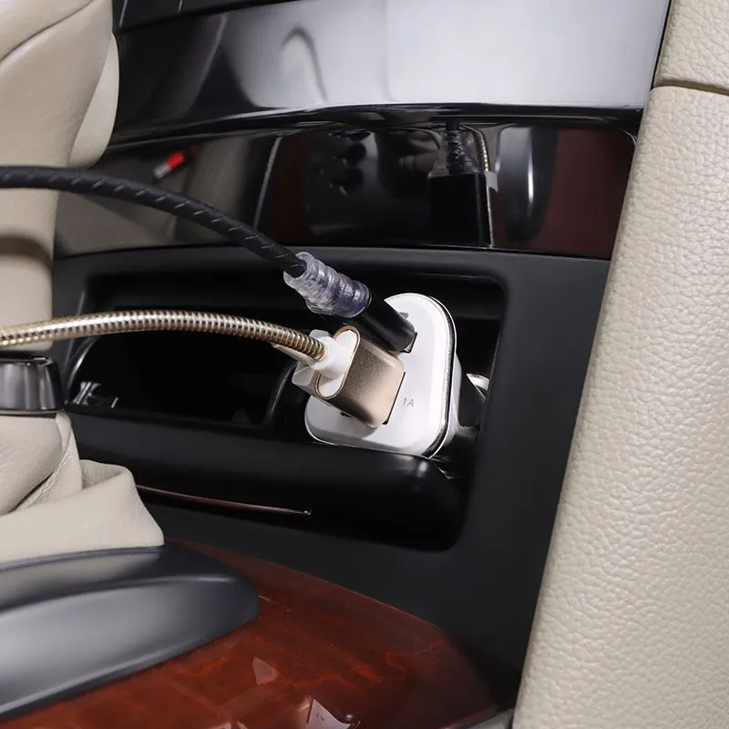 Автозарядка в прикуриватель 3хUSB (АЗУ) (2х1000 mA, 2100 mA) белая REXANT - Фото 2