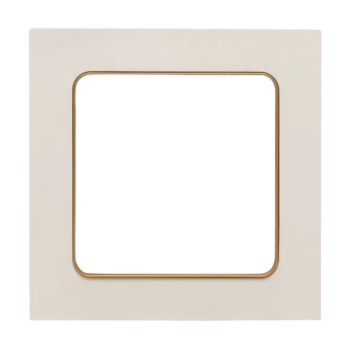 Стокгольм Рамка 1-местная белая с линией цвета шампань EKF