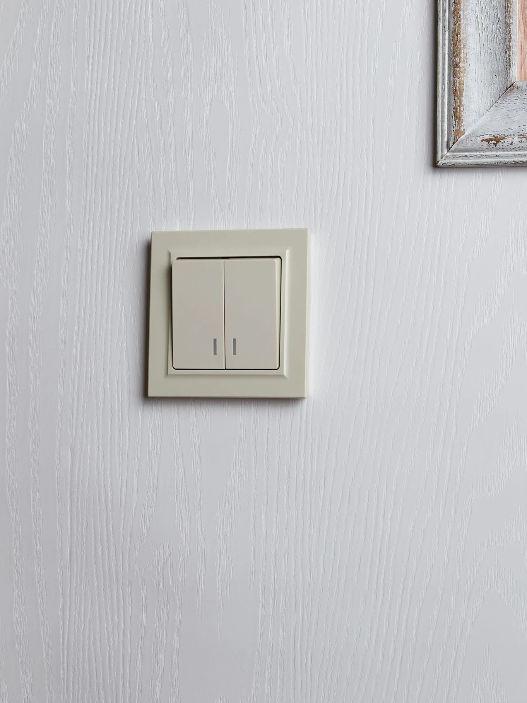 BRITE Выключатель 2-клавишный с индикацией 10А ВС10-2-1-БрКр бежевый IEK - Фото 6