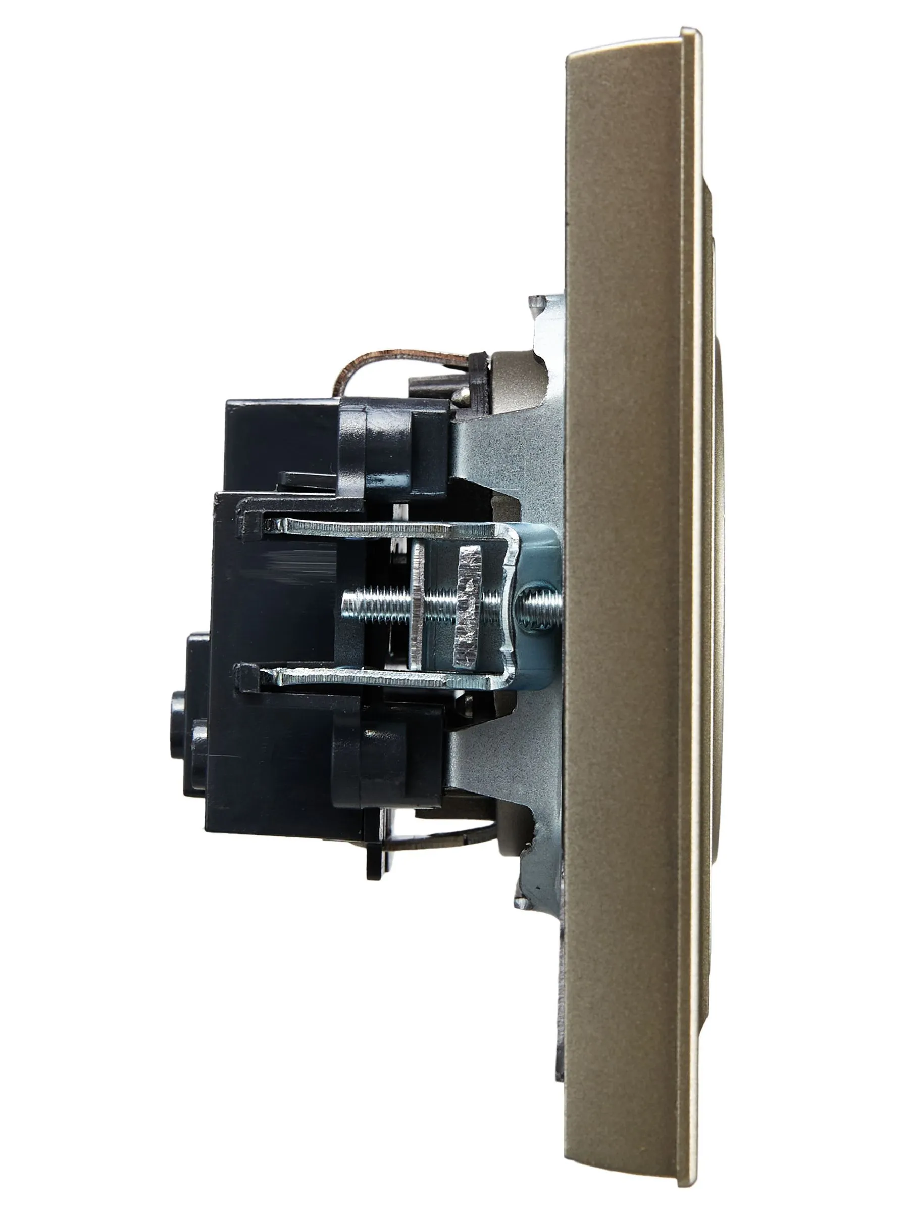 BRITE Розетка 1-местная с заземлением с защитными шторками 16А в сборе РСР14-1-0-БрШ шампань IEK - Фото 7