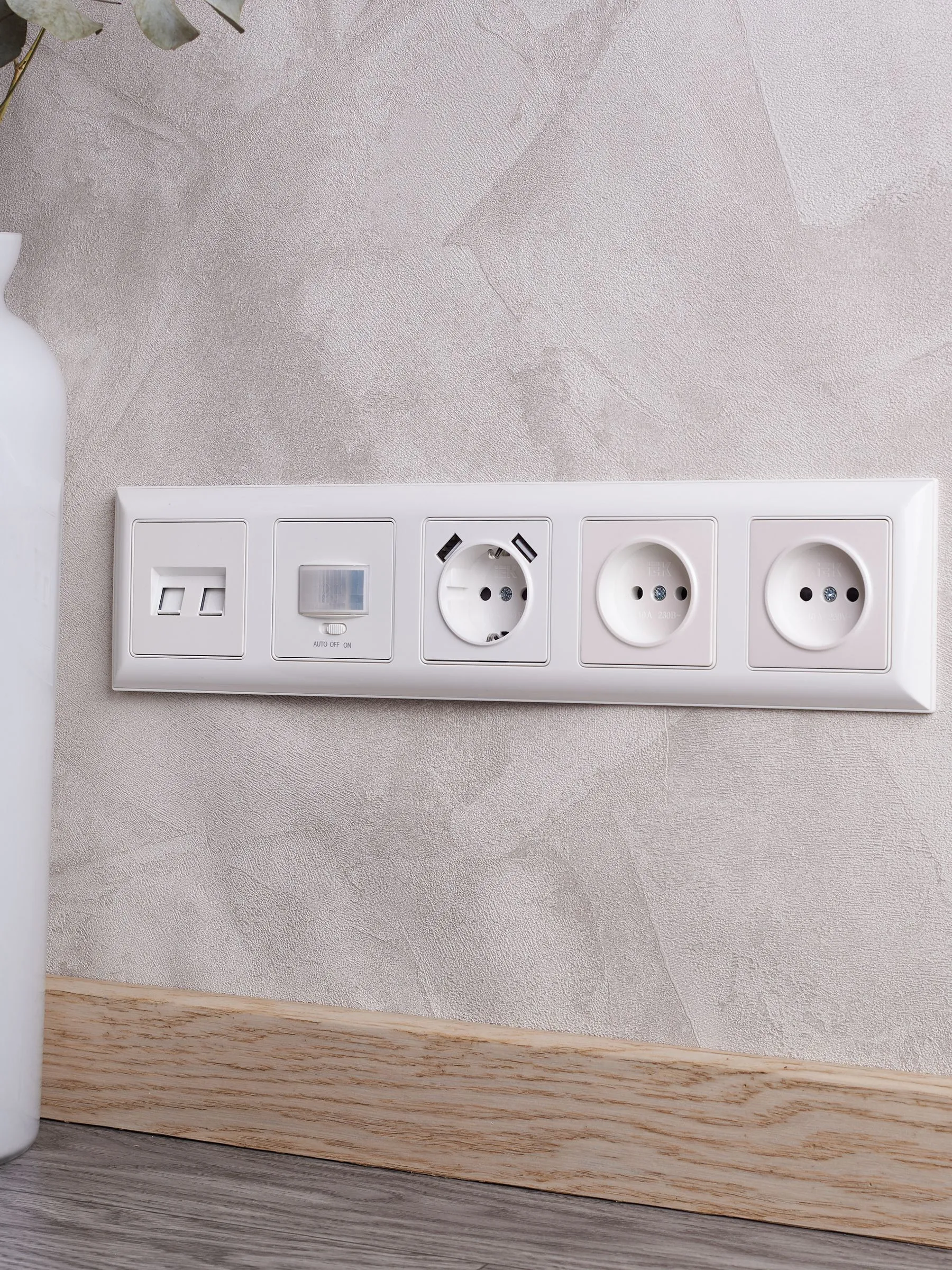 BRITE Рамка 5-местная РУ-5-Бр белый/белый IEK - Фото 4