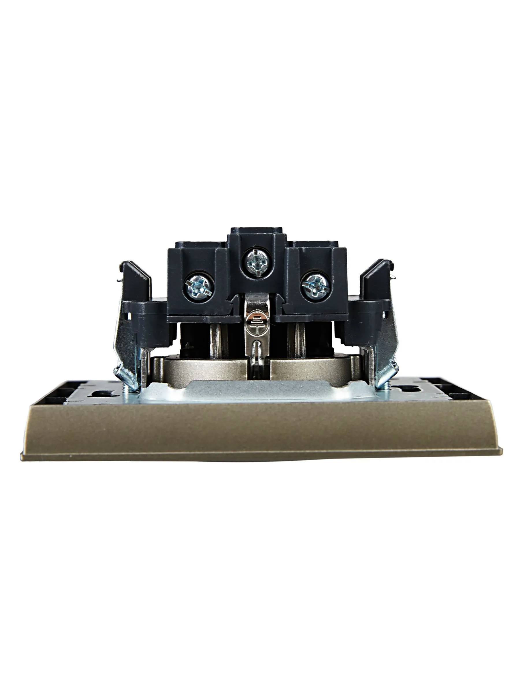 BRITE Розетка 1-местная с заземлением с защитными шторками 16А в сборе РСР14-1-0-БрШ шампань IEK - Фото 3