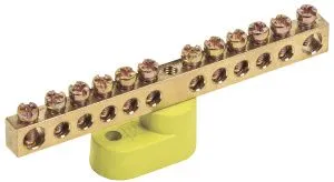 Шина PE "земля" на одном угловом изоляторе ШНИ-6х9-10-У1-Ж IEK YNN10-69-10C1-K05