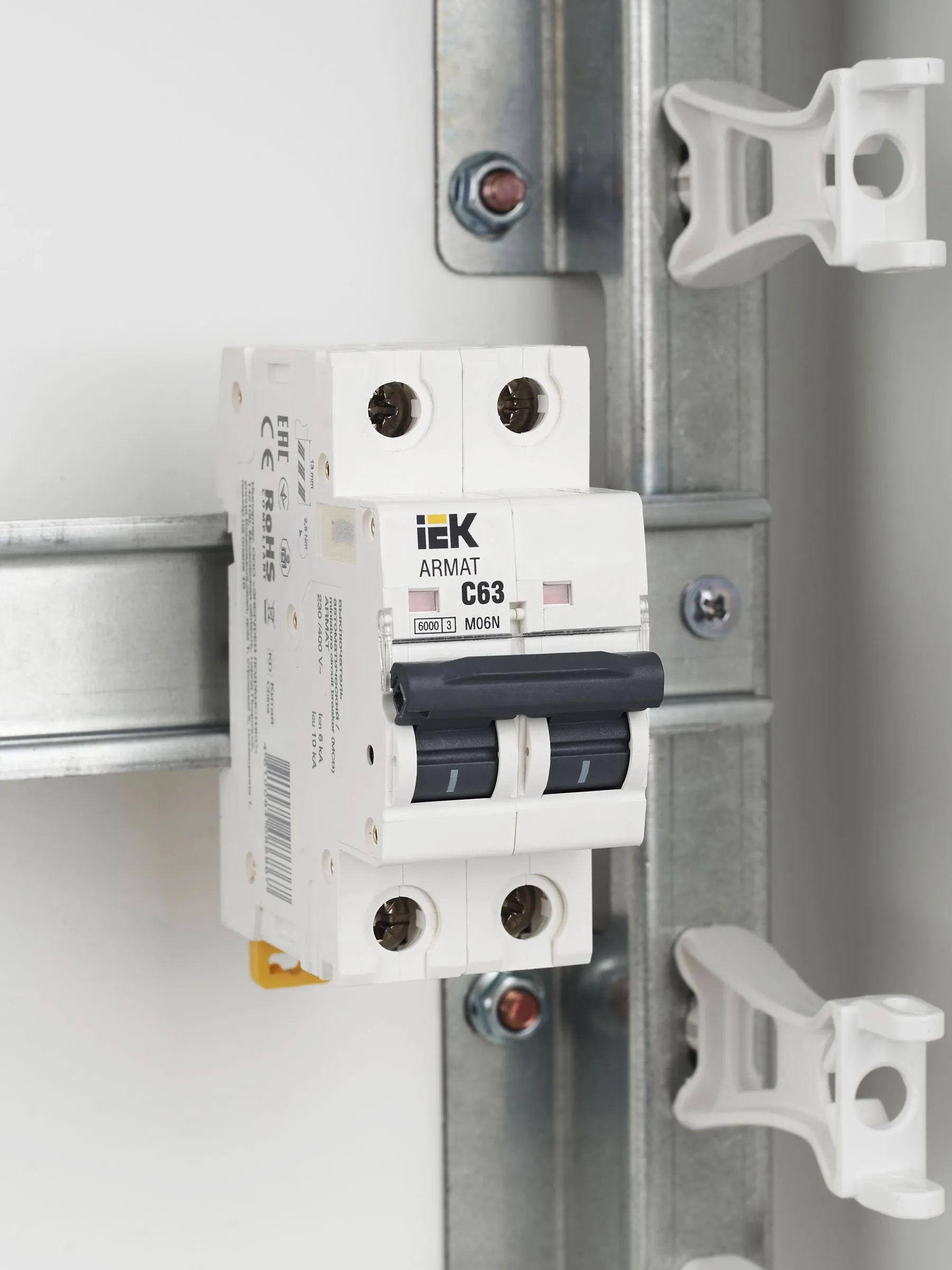 ARMAT Автоматический выключатель M06N 2P C 63А IEK - Фото 2