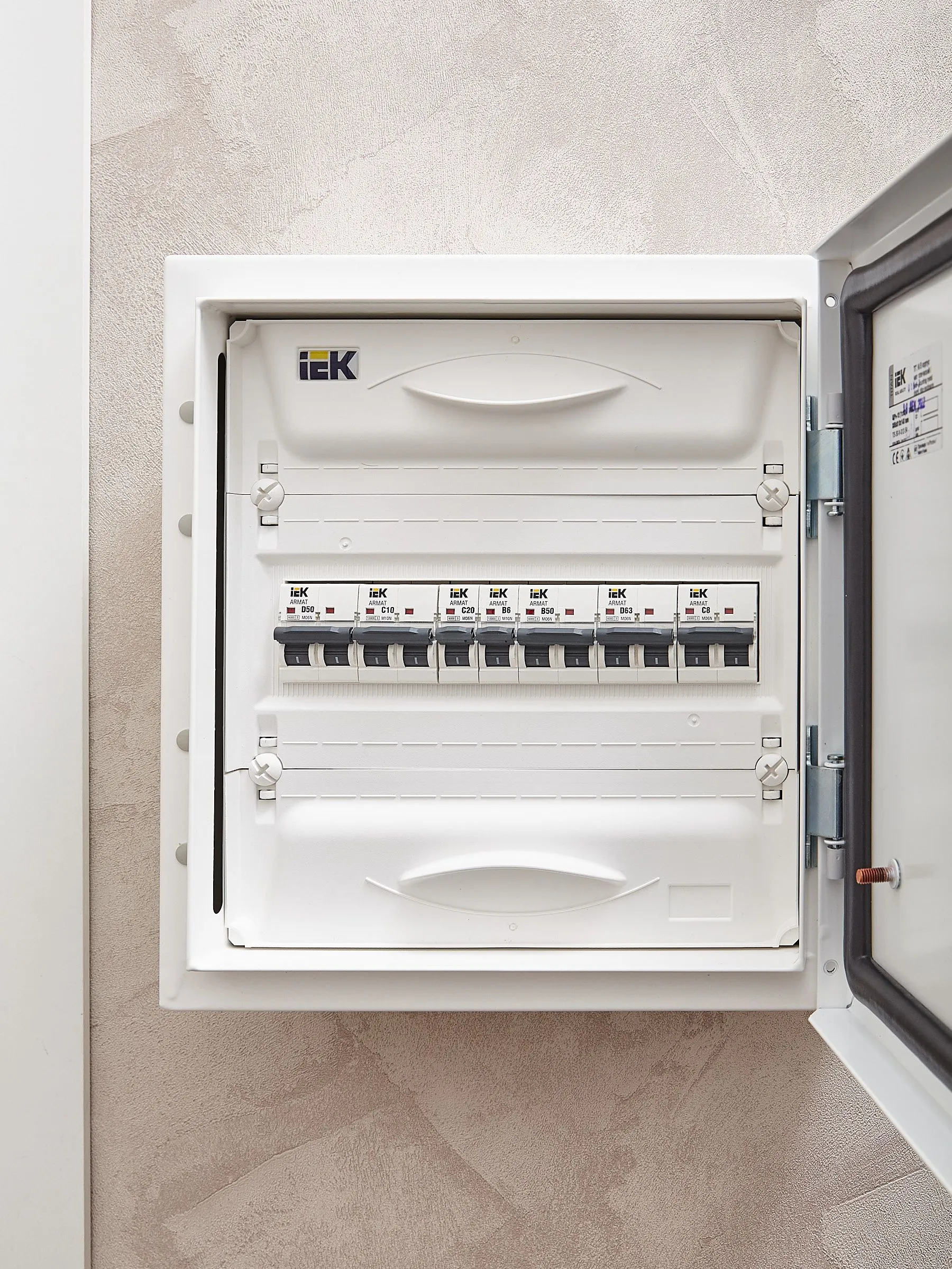 ARMAT Автоматический выключатель M06N 1P C 20А IEK - Фото 9