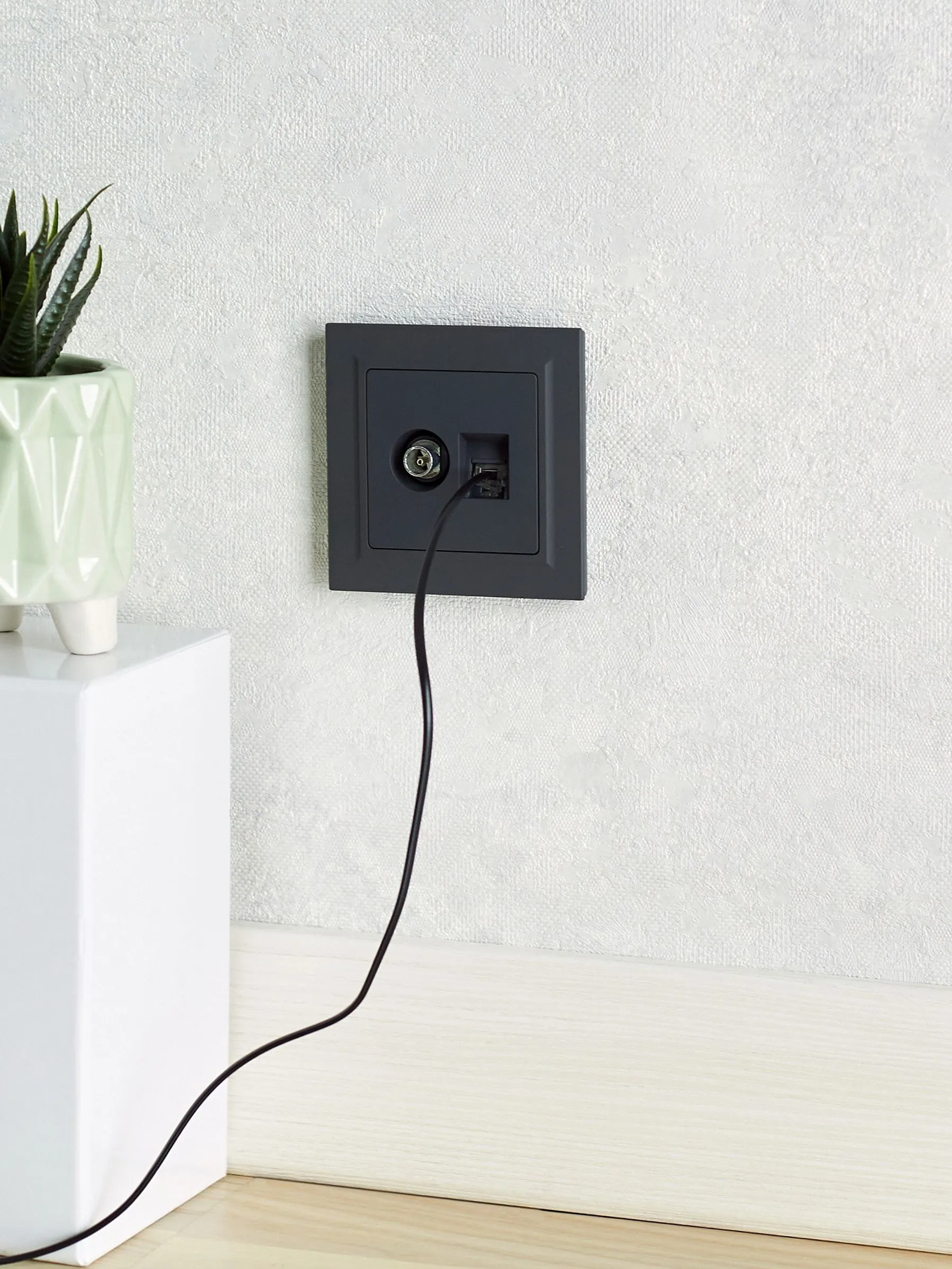 BRITE Розетка двойная TV+RJ45 кат.5E РТВ/РК12-БрГ графит IEK - Фото 4