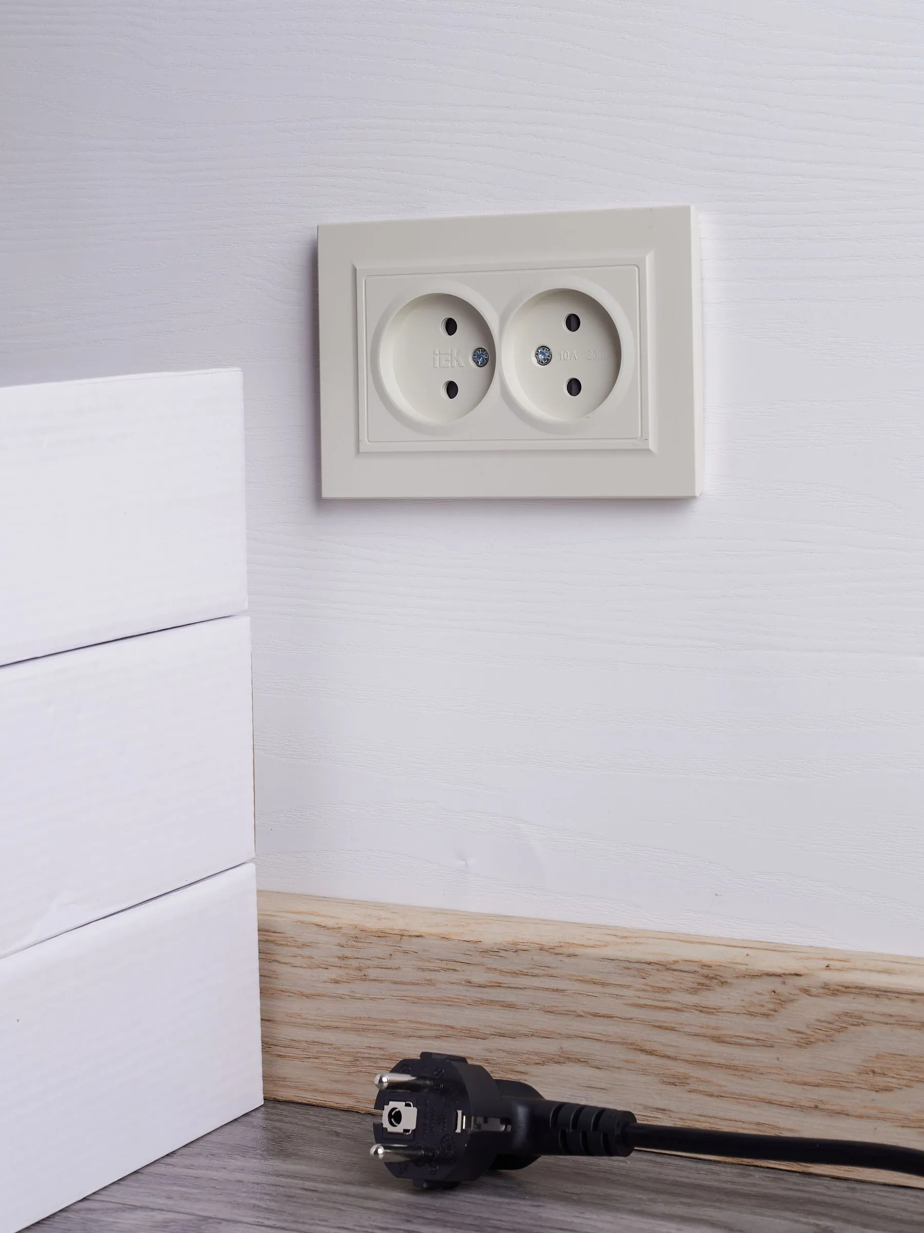 BRITE Розетка 2-местная без заземления с защитными шторками 10А в сборе РСш12-2-БрКр бежевый IEK - Фото 5