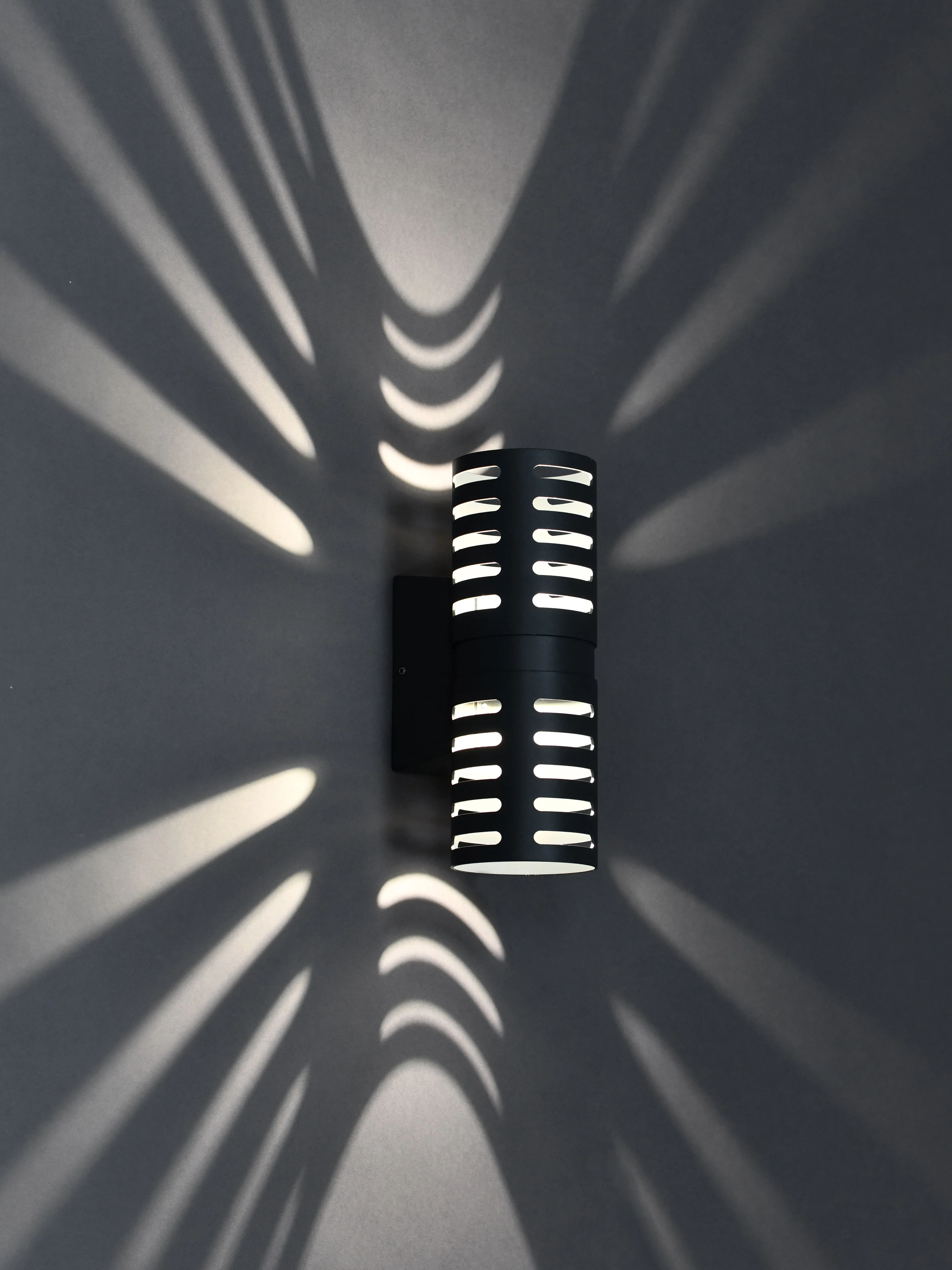 LIGHTING Светильник уличный светодиодный 5102 настенный 10Вт 4000К IP54 черный IEK - Фото 5