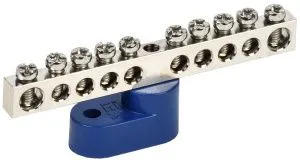 Шина N "ноль" на одном угловом изоляторе с никелевым покрытием ШНИ-6х9-10-У1-С IEK YNN10-10-C1-K07-N