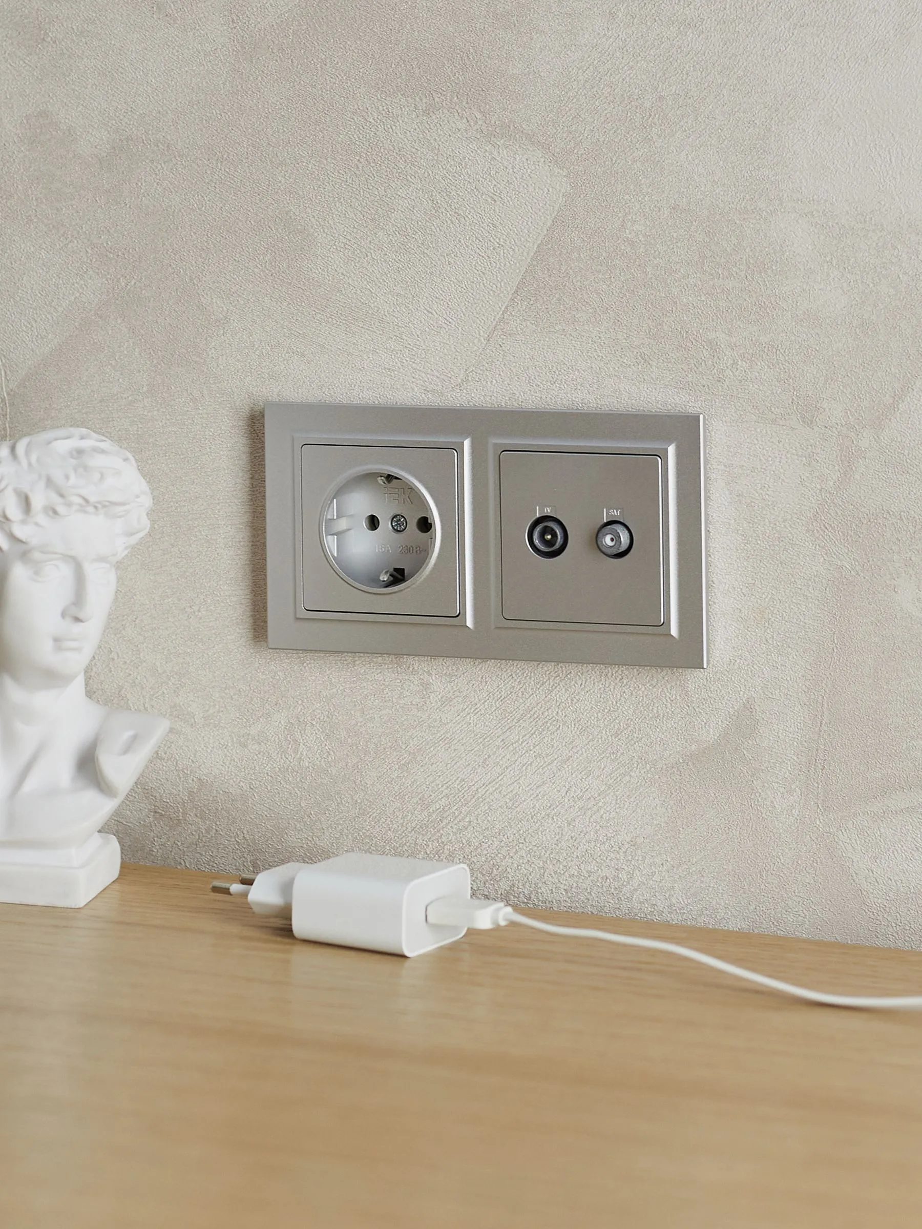 BRITE Рамка 2-местная РУ-2-БрА алюминий IEK - Фото 6