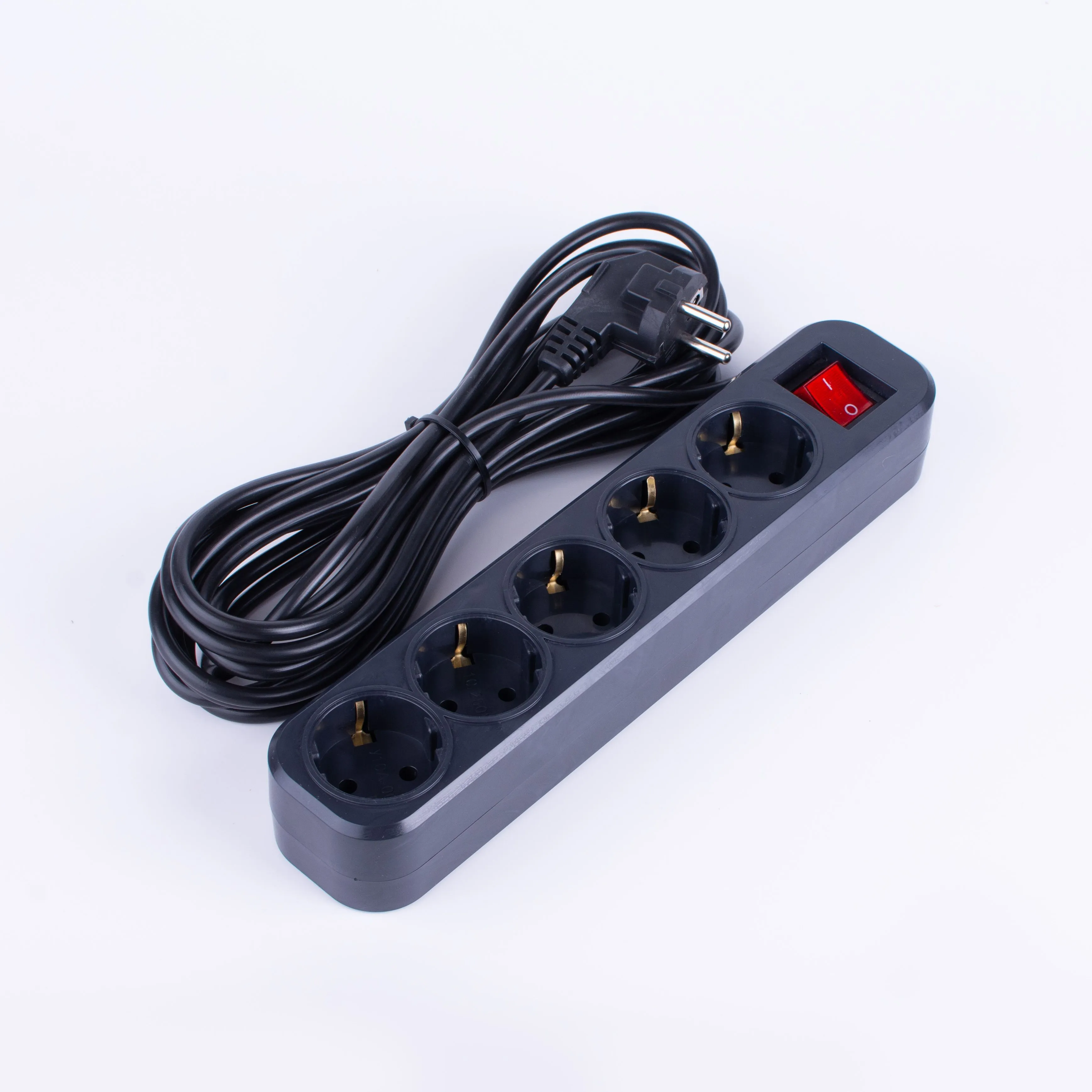 Сетевой фильтр СФ05 ПВС 3*0,75 (10А) 5гн. 5м. черный DEKRON 