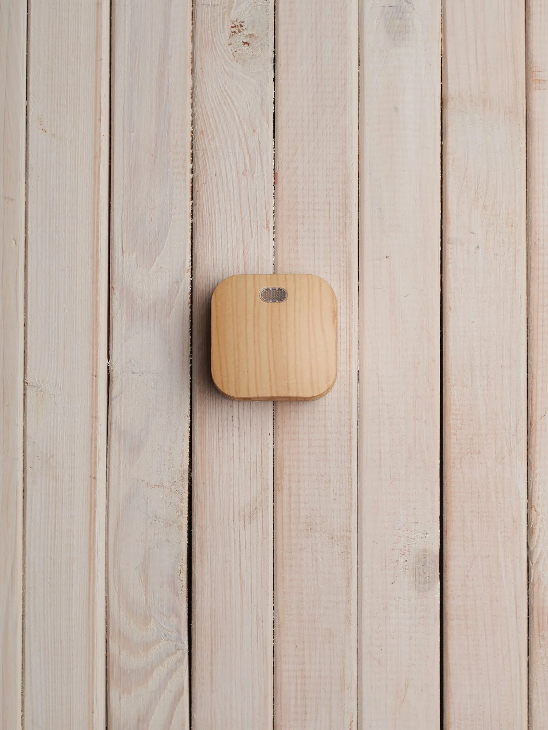 GLORY Выключатель 1-клавишный для открытой установки с индикацией ВС20-1-1-ХС сосна IEK - Фото 6