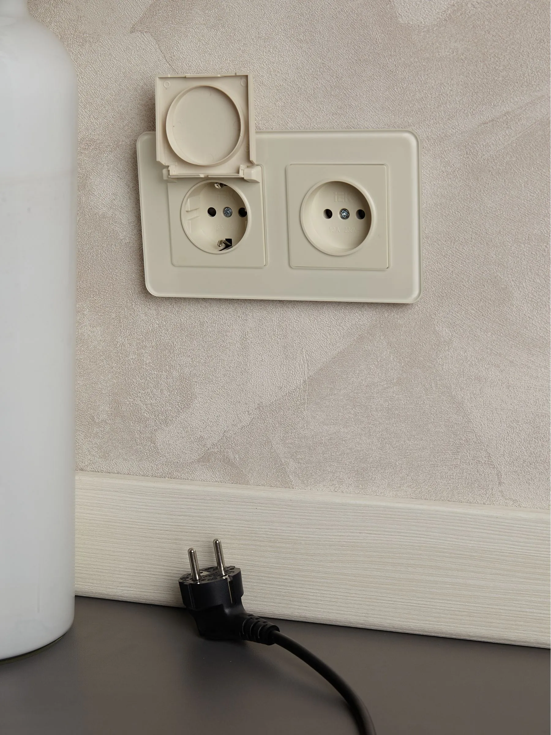 BRITE Рамка 2-местная РУ-2-2-Бр стекло песчаный RE IEK - Фото 4