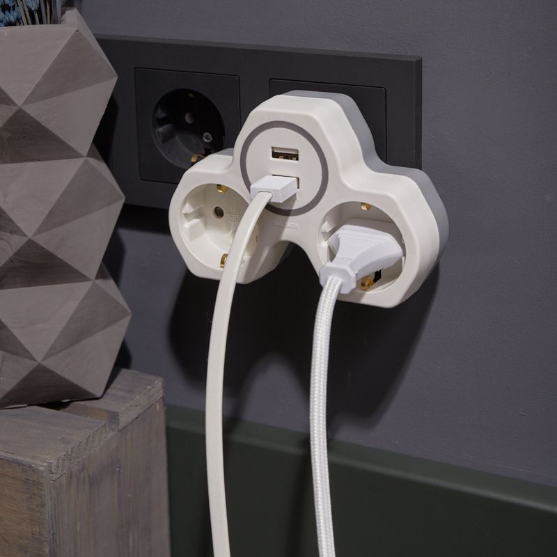 Двойник электрический 16А с/з и защитными шторками + 2 USB порта, 2,4 А, белый REXANT - Фото 4