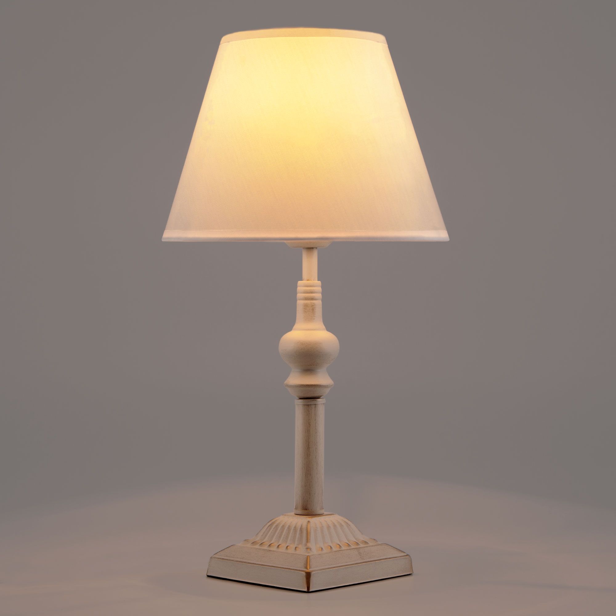 Классическая настольная лампа 01061/1 белый с золотом Eurosvet - Фото 3