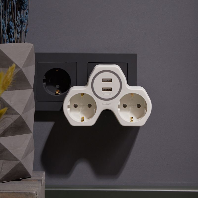 Двойник электрический 16А с/з и защитными шторками + 2 USB порта, 2,4 А, белый REXANT - Фото 2