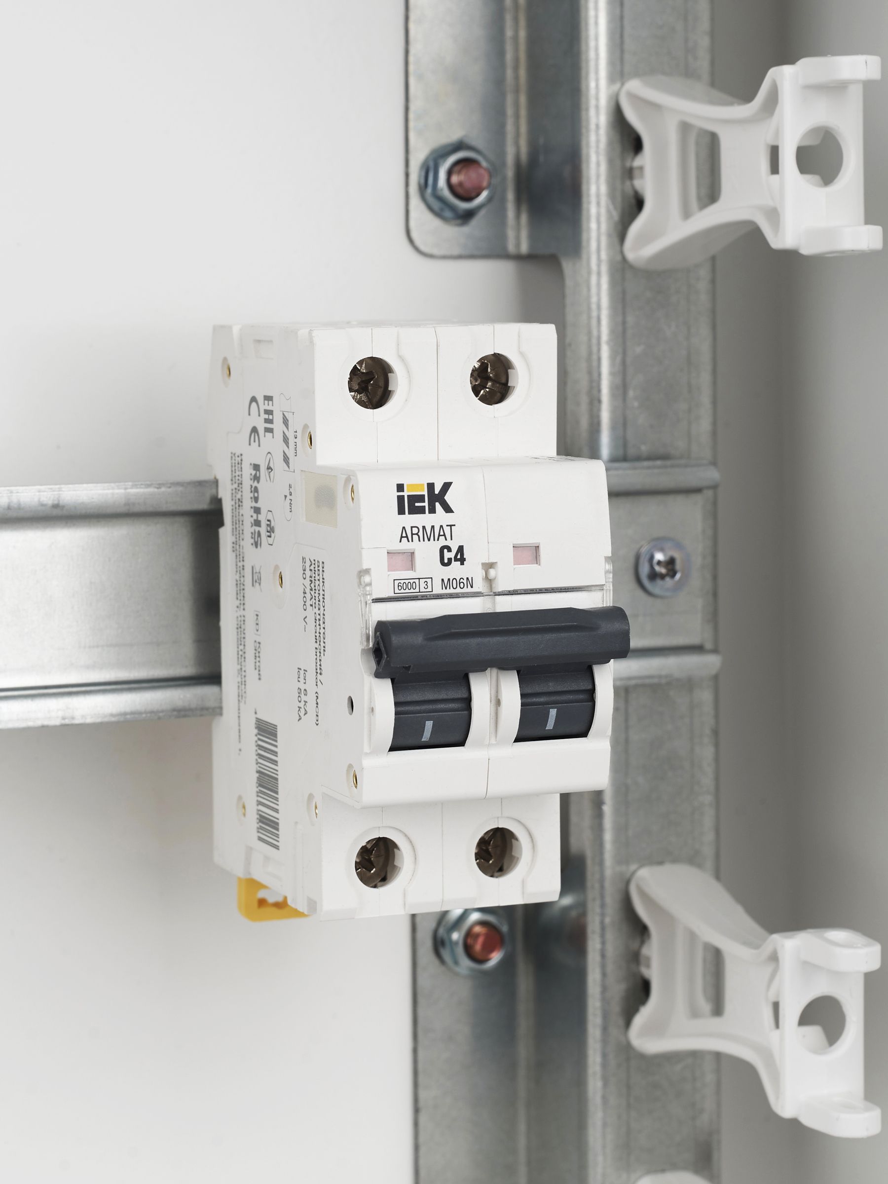 ARMAT Автоматический выключатель M06N 2P C 4А IEK - Фото 10