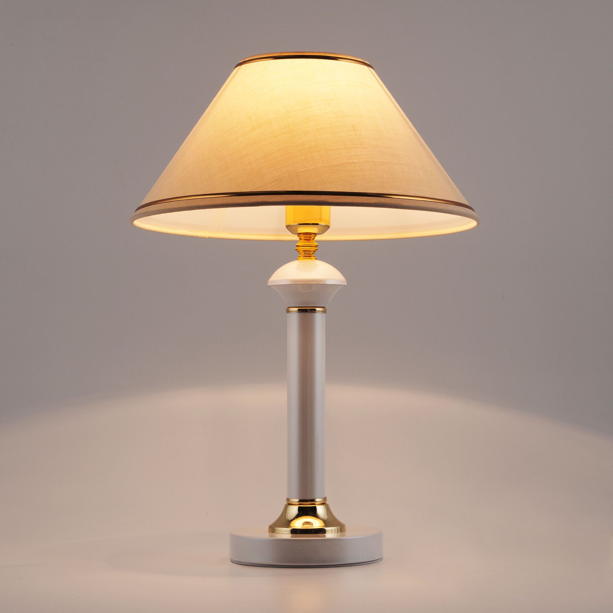 Настольная лампа с абажуром 60019/1 глянцевый белый Eurosvet - Фото 8