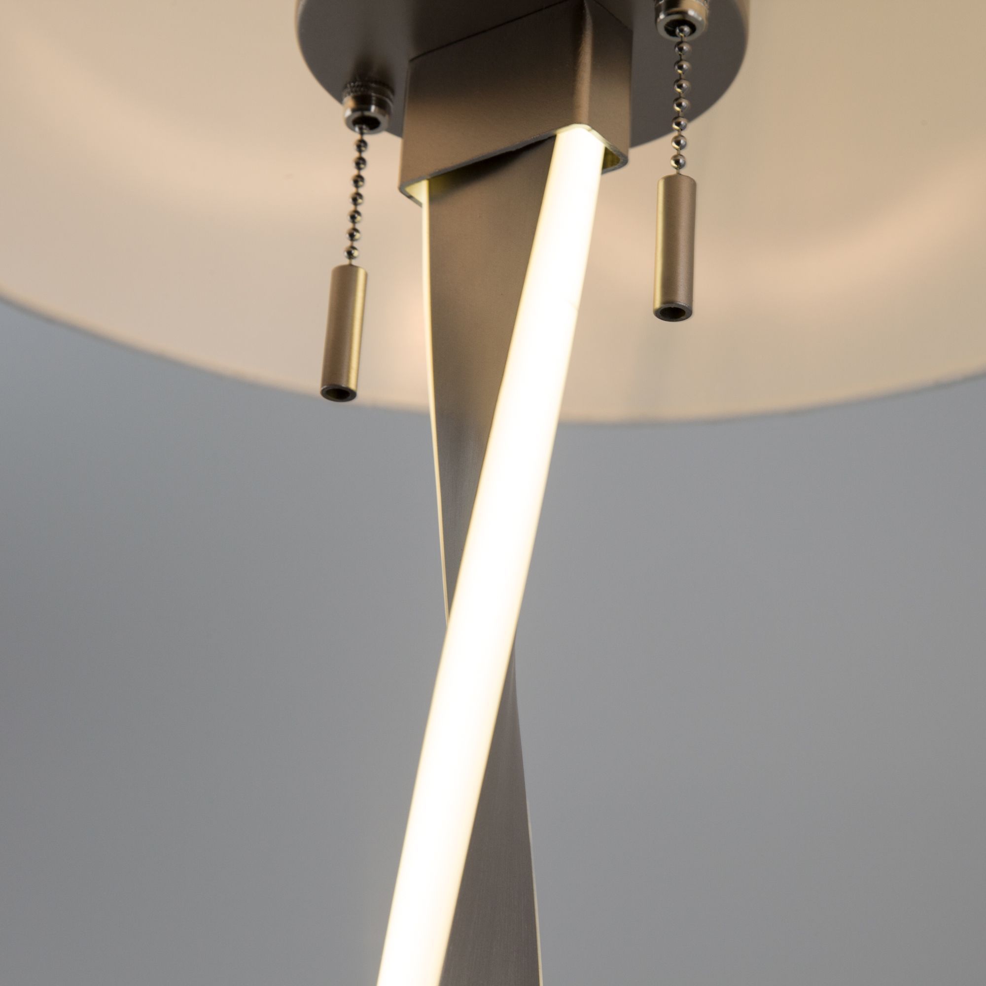 Торшер со светодиодной подсветкой 992 белый / никель  Eurosvet - Фото 4
