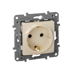 ETIKA Розетка 1-местная с заземлением с защитными шторками 16А слоновая кость 672322