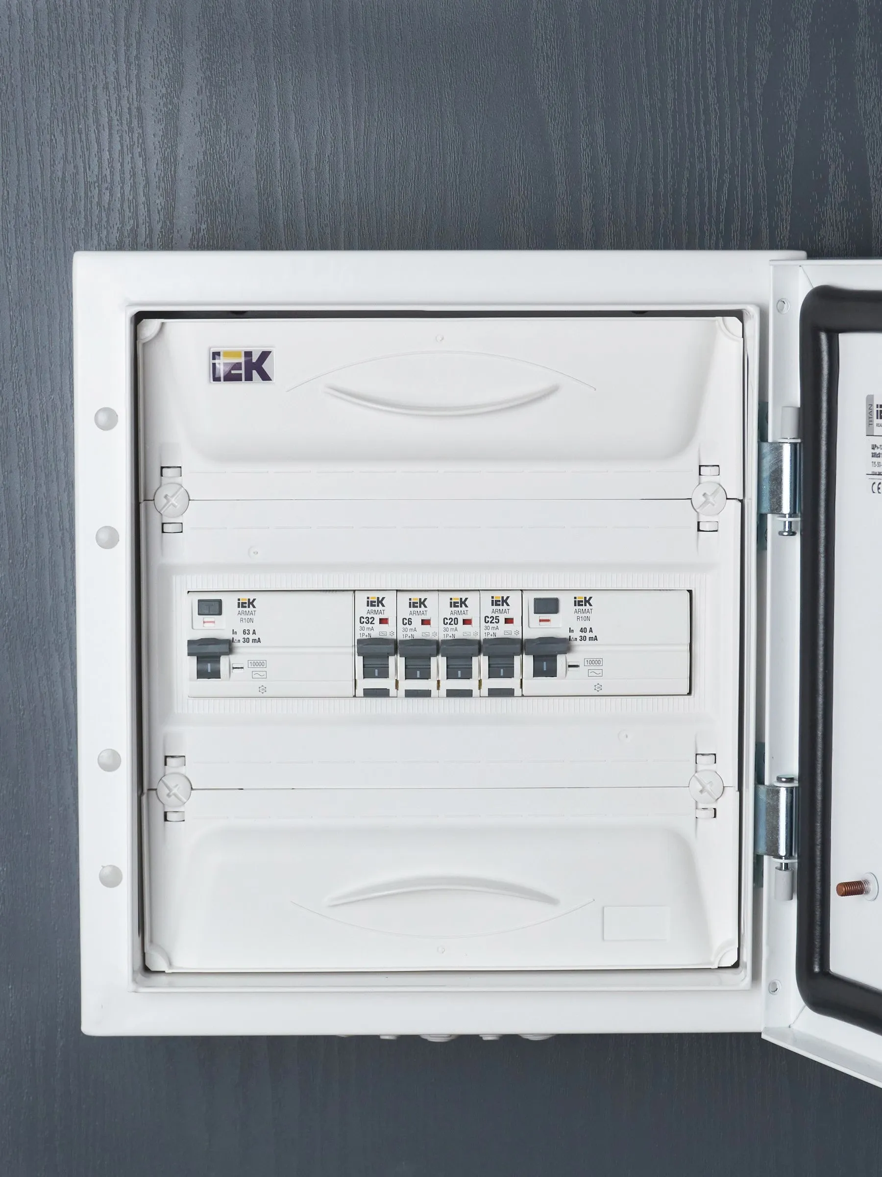 ARMAT Автоматический выключатель дифференциального тока B06S 1P+NP C25 30мА тип AC (18мм) IEK - Фото 6